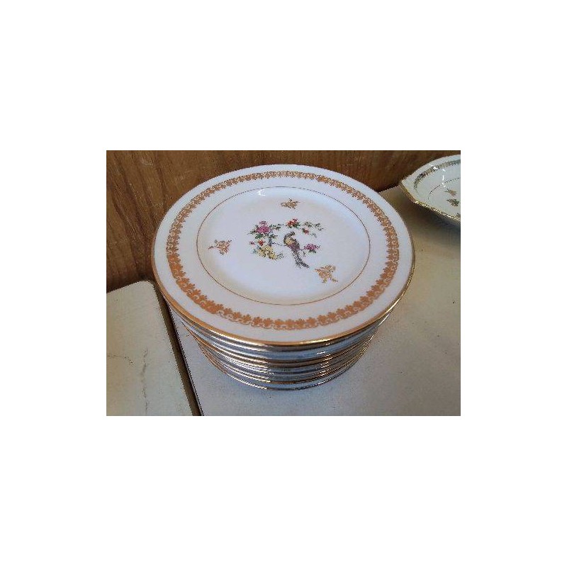LOT DE 11 ASSIETTES A DESSERT EN PORCELAINE DE LIMOGE 
