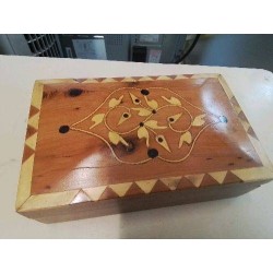 BOITE EN BOIS MARQUETÉ 