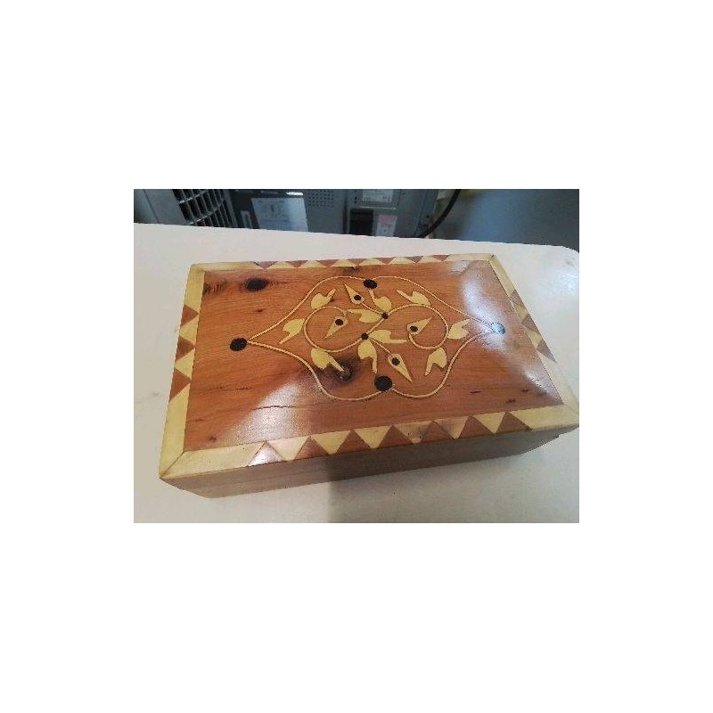 BOITE EN BOIS MARQUETÉ 