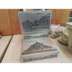 BOITE A GATEAU MONUMENT