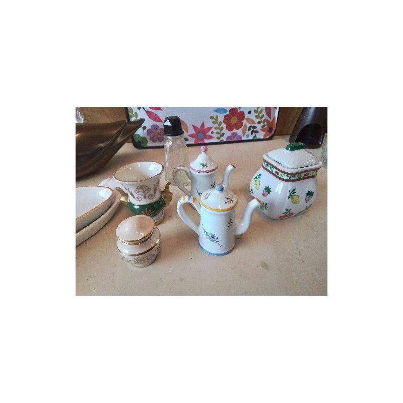 OBJET EN PORCELAINE 