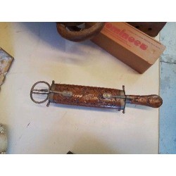 COUTEAU AVEC FOURREAU 
