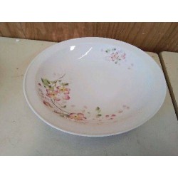 PLAT EN PORCELAINE 