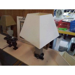 LAMPE PIED EN METAL 