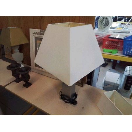 LAMPE PIED EN METAL 