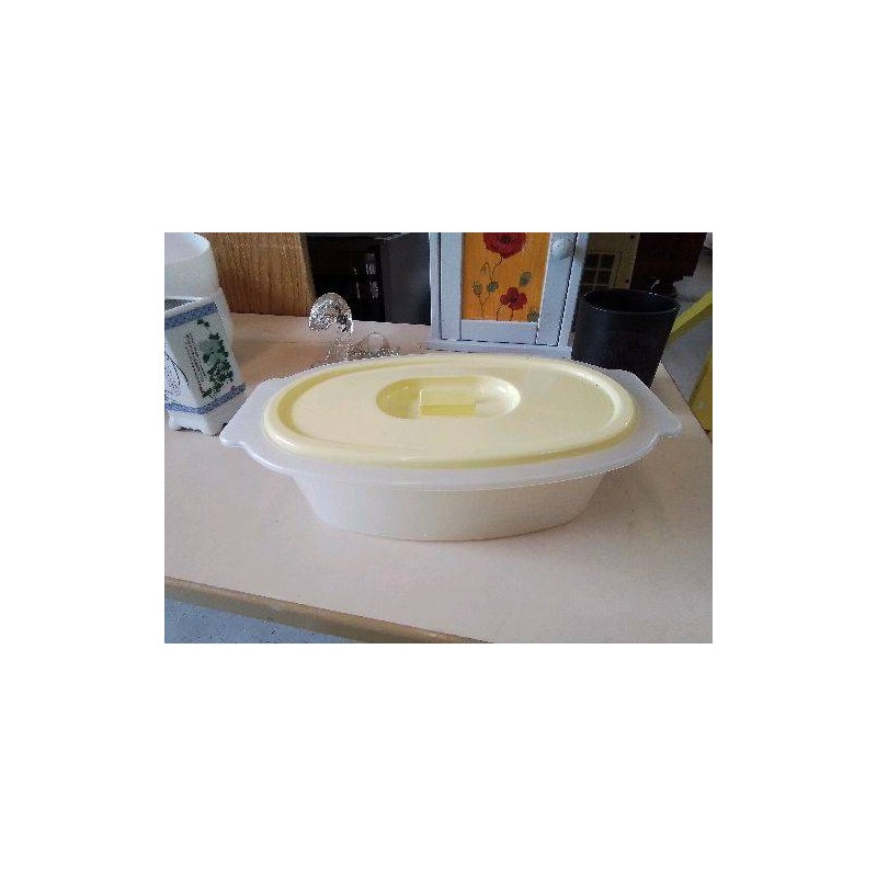 TUPPERWARE 