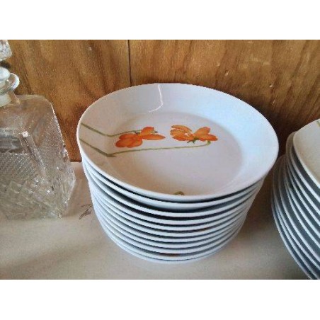 LOT DE 11 ASSIETTES CREUSES  MOTIF FLORAL