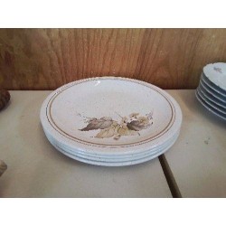 LOT DE 4 ASSIETTES 