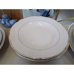 PLAT BLANC BORDURE DORÉ EN PORCELAINE 