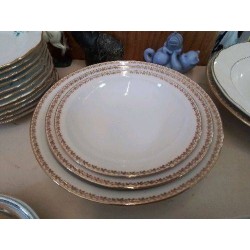 LOT DE 3 PLAT EN PORCELAINE BORDURE DORÉ 