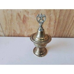 OBJET EN LAITON 