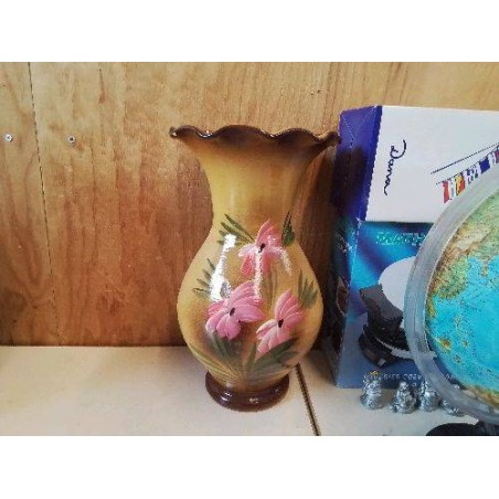 GRAND VASE MOTIF FLORAL 