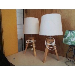 LAMPE A POSER PIETTEPENT EN FRÊNE 