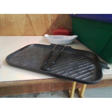 GRILL EN FONTE 