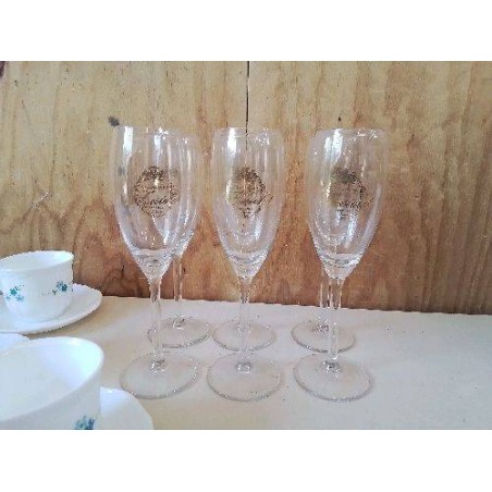 LOT DE 6 VERRES À CHAMPAGNE 