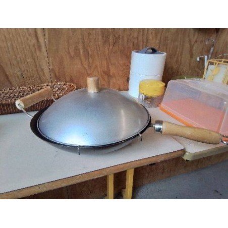 WOK AVEC COUVERCLE 