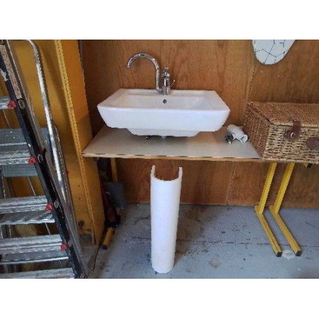 LAVABO AVEC SA COLONNE 