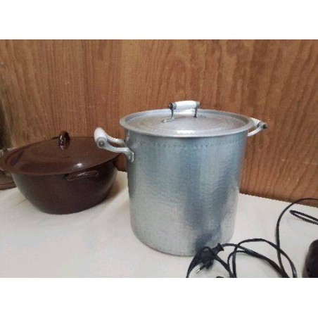 GRAND FAIT TOUT EN ALUMINIUM MARTELÉ