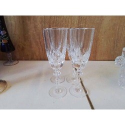 LOT DE 4 VERRES A CHAMAPGNE EN CRISTAL 