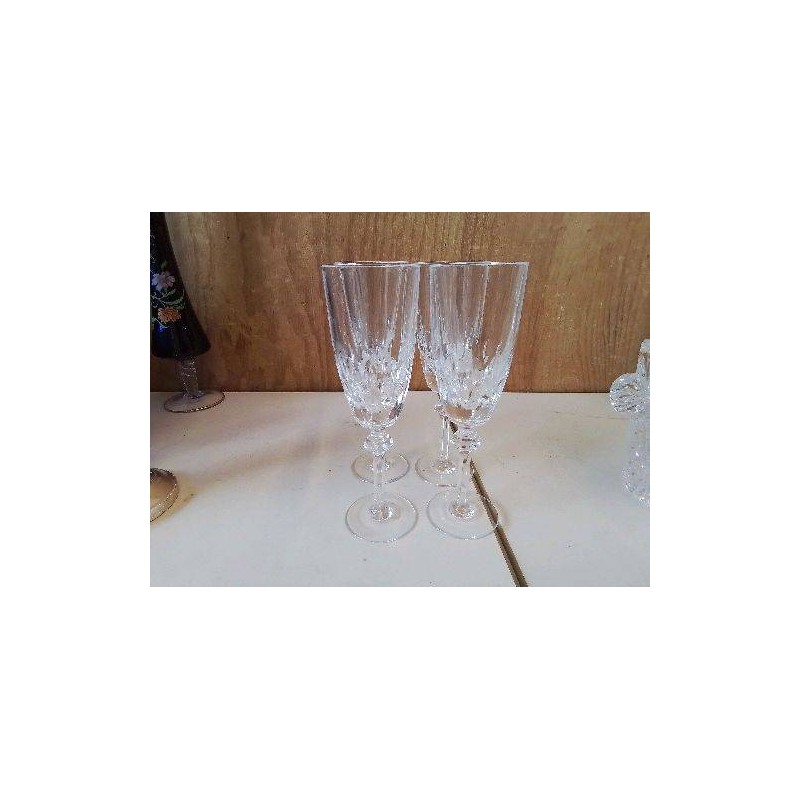 LOT DE 4 VERRES A CHAMAPGNE EN CRISTAL 