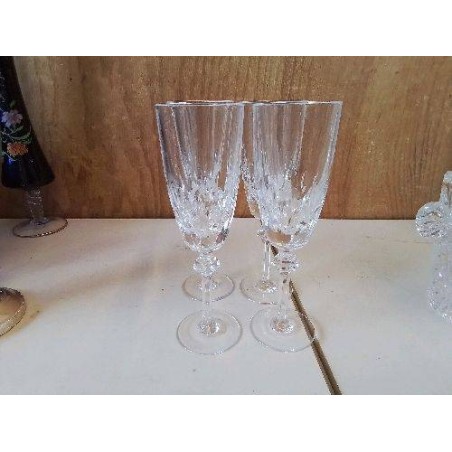 LOT DE 4 VERRES A CHAMAPGNE EN CRISTAL 