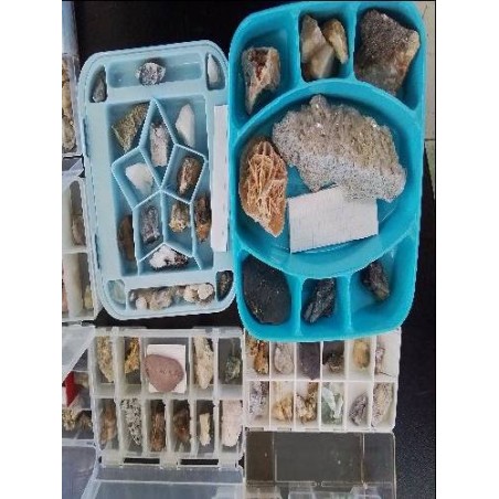 BOITE DE MINERAUX