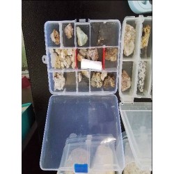 BOITE DE MINERAUX