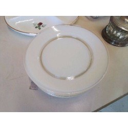 LOT DE 8 ASSIETTES A DESSERT 