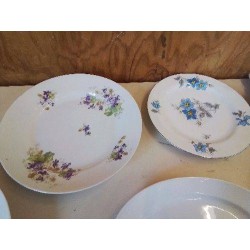 PLAT EN PORCELAINE 