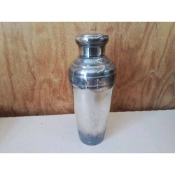 SHAKER EN METAL ARGENTÉ 