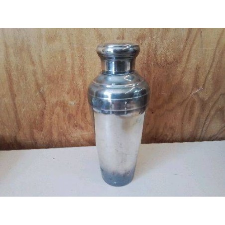 SHAKER EN METAL ARGENTÉ 