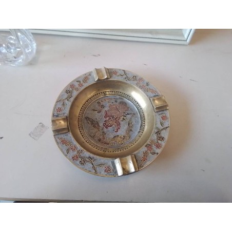 CENDRIER EN LAITON MOTIF FLORAL