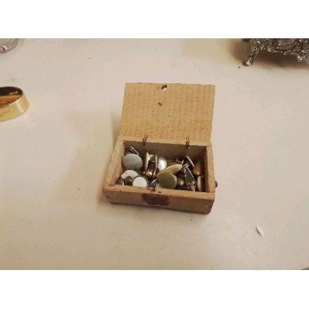 COFFRET DE BOUTONS DE MANCHETTES