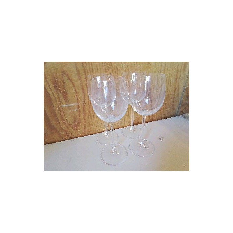 LOT DE 4 VERRES A PIEDS 