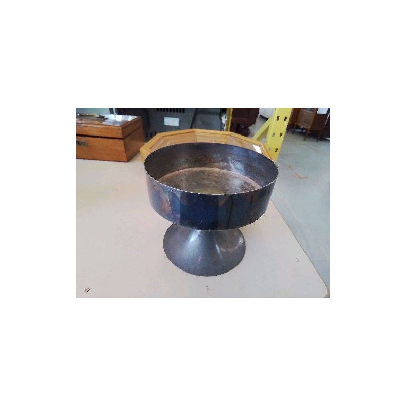 COUPE EN MÉTAL ARGENTÉ 