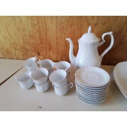 SERVICE À CAFÉ BLANC EN PORCELAINE 