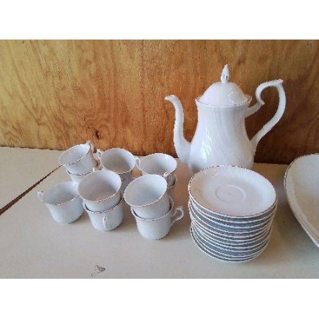 SERVICE À CAFÉ BLANC EN PORCELAINE 