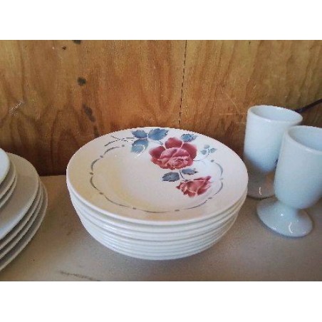 ASSIETTE CREUSE SERGUEMINES MOTIF ROSE