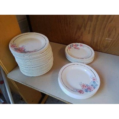 ASSIETTE PLATE SERGUEMINES AVEC MOTIF ROSES 