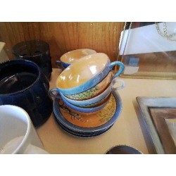 TASSE AVEC SOUCOUPE MOTIF ASIATIQUE 