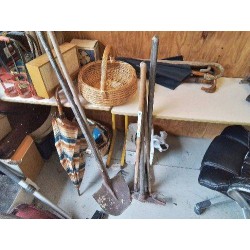 OUTILS DE JARDINAGE 