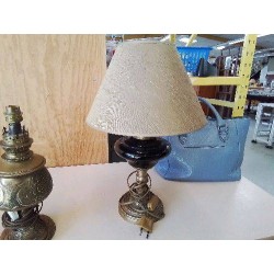 LAMPE EN LAITON 