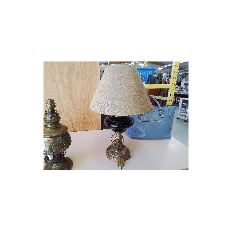 LAMPE EN LAITON 