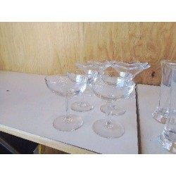 LOT DE 4 COUPES EN VERRE