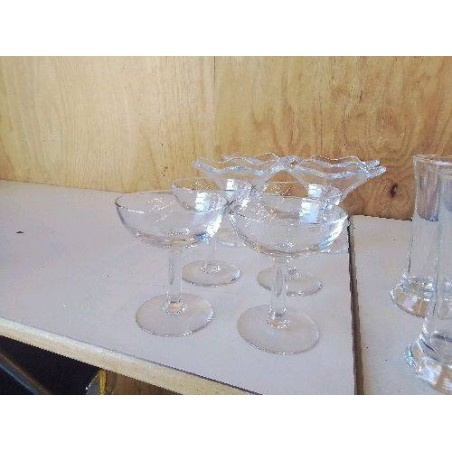 LOT DE 4 COUPES EN VERRE