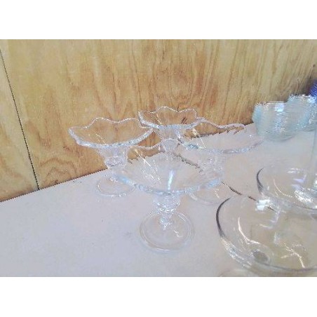 LOT DE 4 COUPES EN VERRE TULIPE