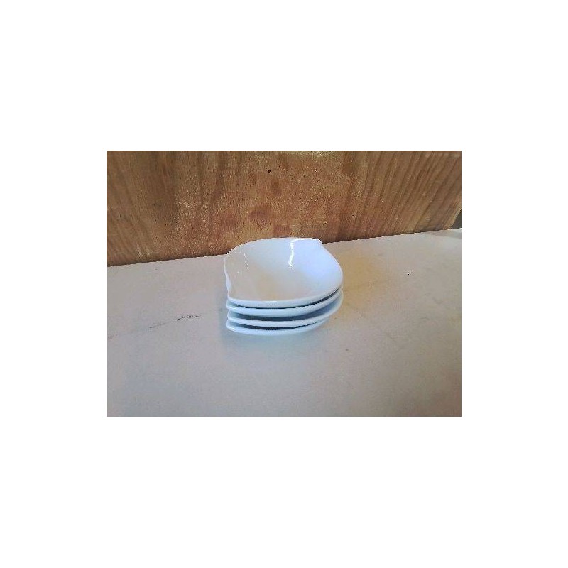 LOT DE 4 RAMEQUINS 