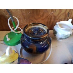 POT AVEC SON COUVERCLE 