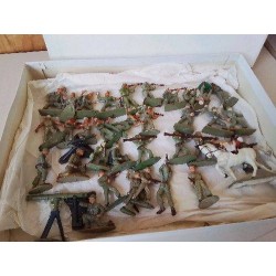 LOT DE FIGURINE STARLUX 