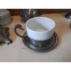 TASSE EN PORCELAINE ET EN ETAIN